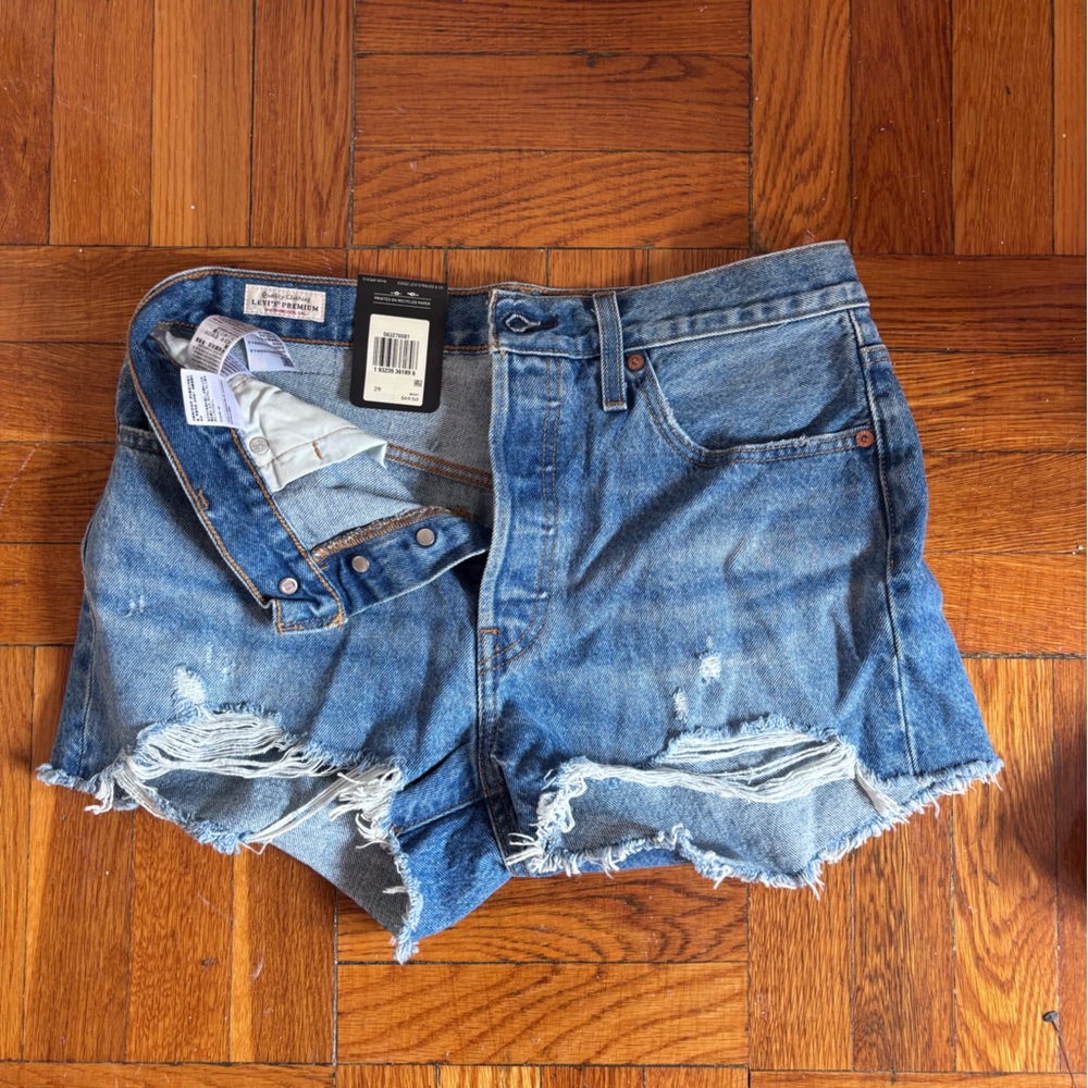 LEVI'S 501 Shorts — Size 29, Brand New
